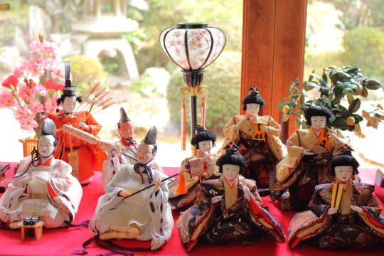可睡斎の雛人形「仕丁と五人囃子」