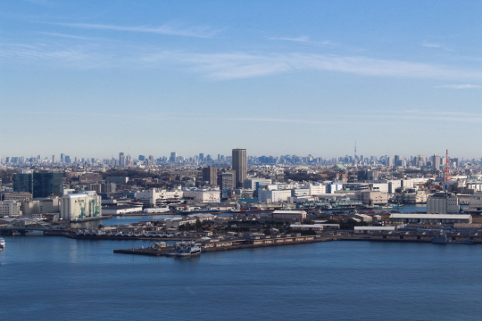 横浜インターコンチネンタルの部屋から見える東京タワーとスカイツリー