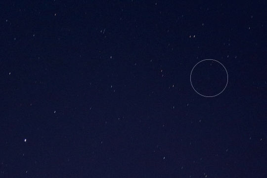 コル・カロリとレナード彗星